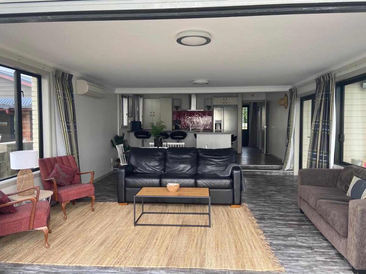 Вилла Best Waterfront Deck In Riverton Экстерьер фото